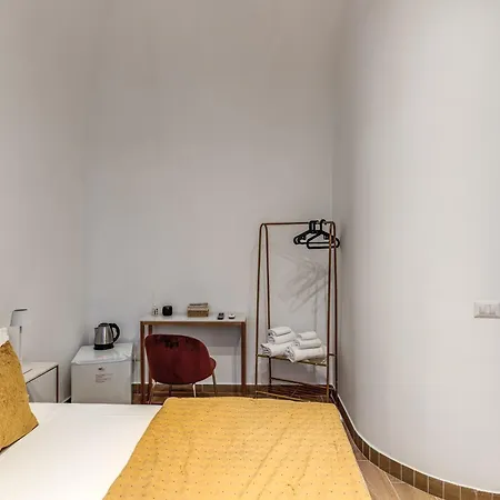 Domus Partenopea Гостевой дом 4*