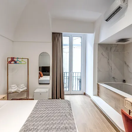 Domus Partenopea 4* Неаполь