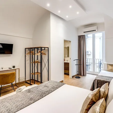 Гостевой дом Domus Partenopea 4*
