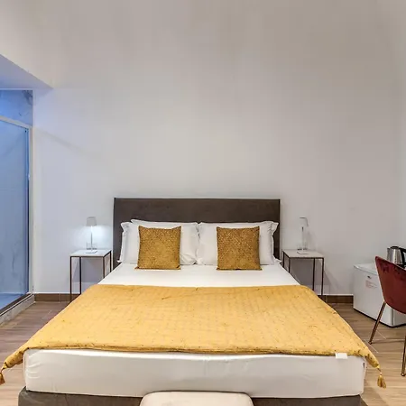 Domus Partenopea بيت ضيافة