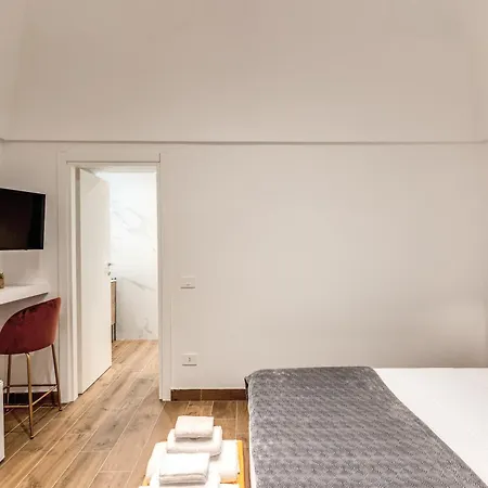 Domus Partenopea بيت ضيافة