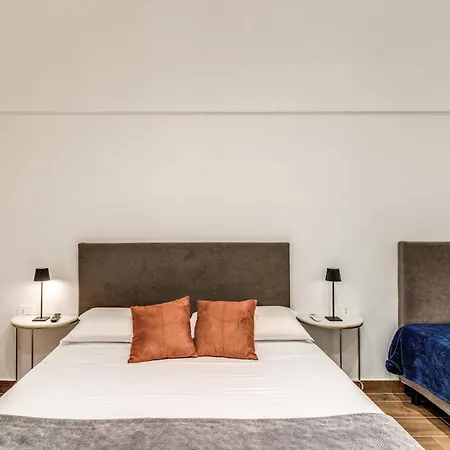 Domus Partenopea بيت ضيافة نابولي