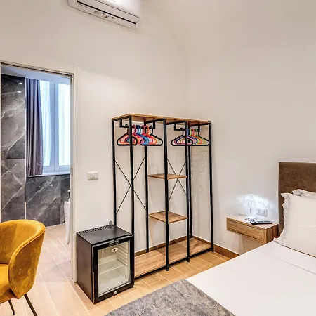 Domus Partenopea بيت ضيافة نابولي