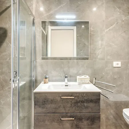 Domus Partenopea بيت ضيافة