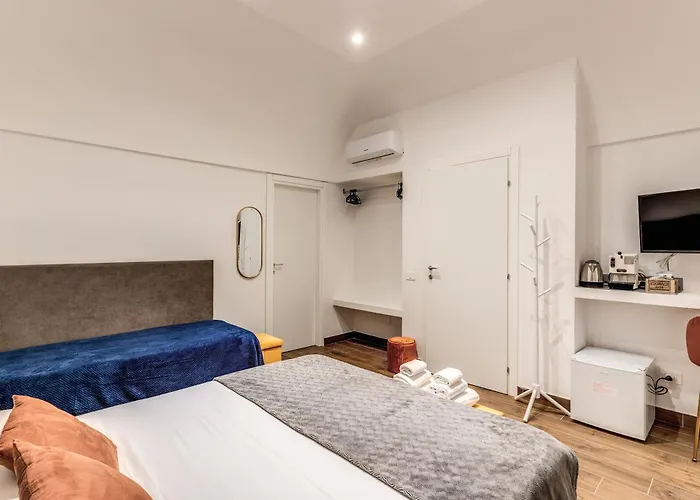 Domus Partenopea 3*