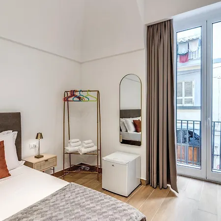 Affittacamere Domus Partenopea 4*