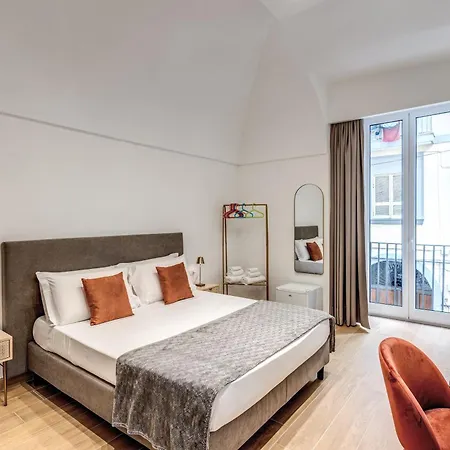 Domus Partenopea 4*