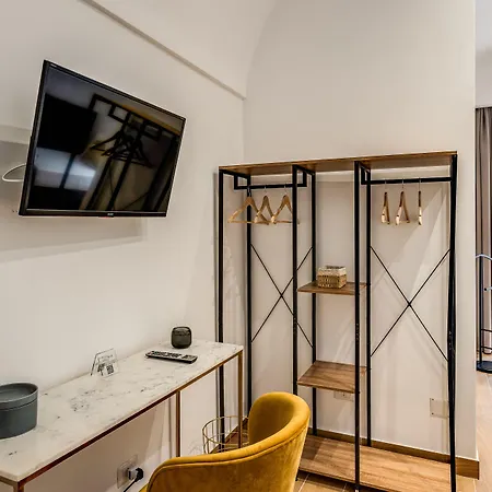 Affittacamere Domus Partenopea 4*