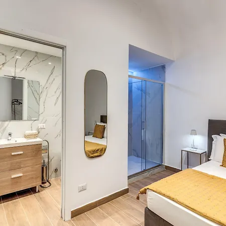 Domus Partenopea Affittacamere 4*